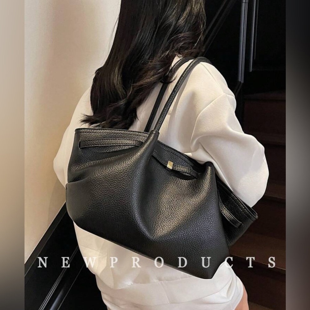 Dumpling ๐ Black Shoulder bag, NWOT - Picture 2 of 7